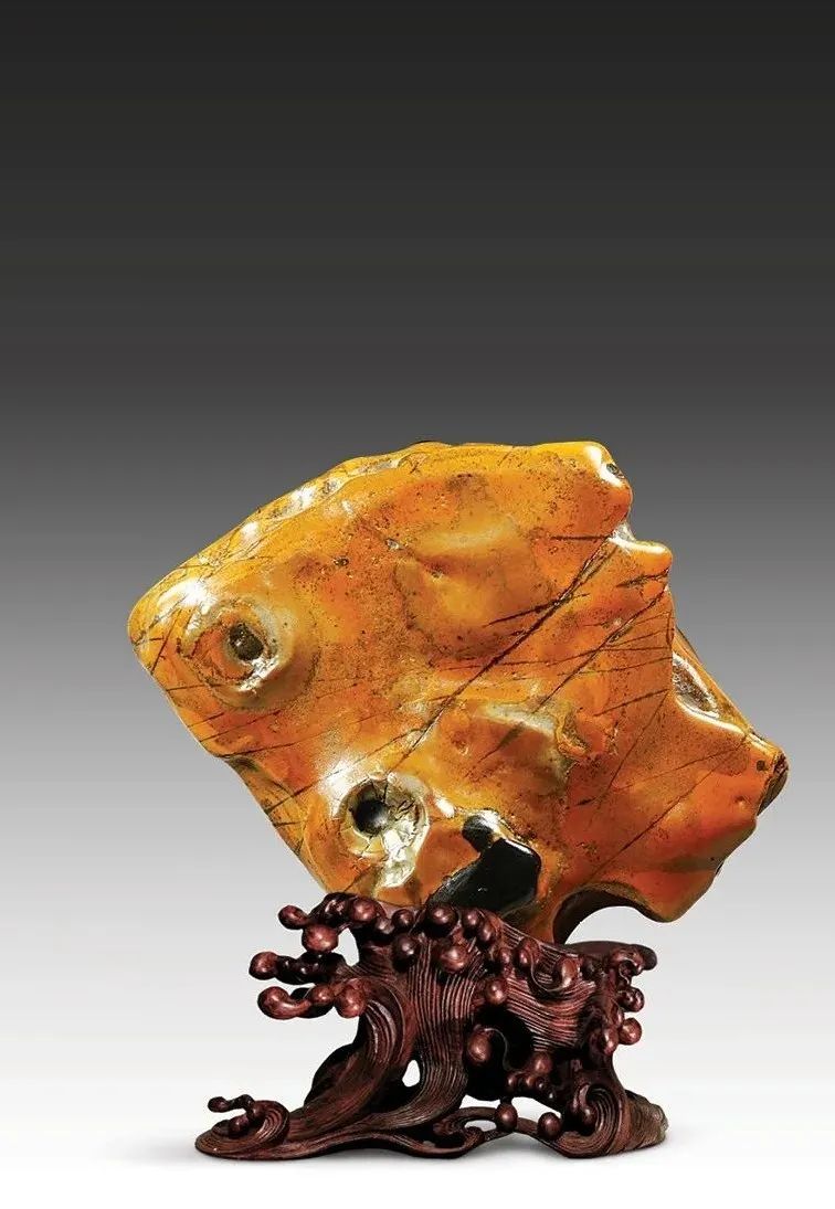 爱好者痴迷奇石,对奇石痴迷的人