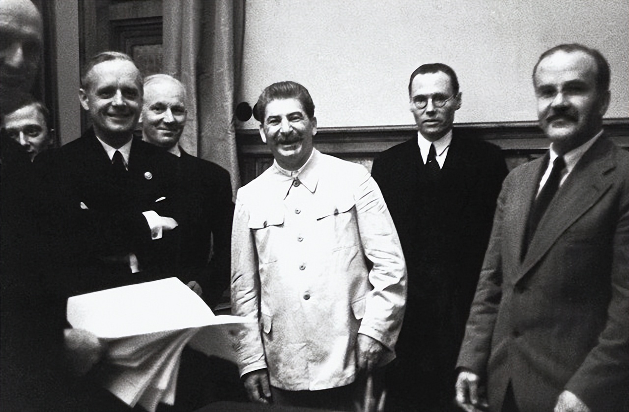 斯大林工作遭刁难讨要军权无果，写信给列宁：不给我可抢了啊