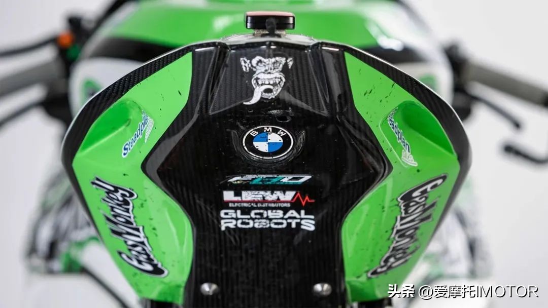 宝马m1000rr60万值不值得入手,为什么宝马m1000rr二手便宜