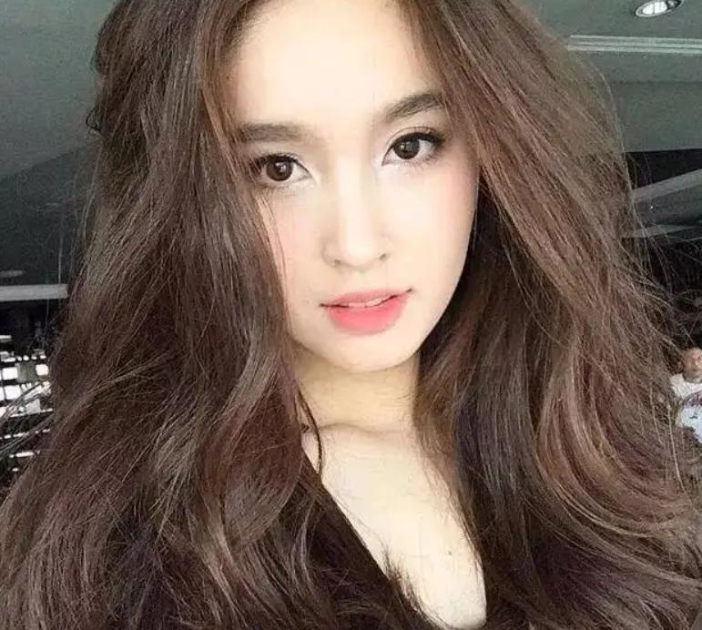 泰国变性第一女星与张家辉,泰国最美变性女星