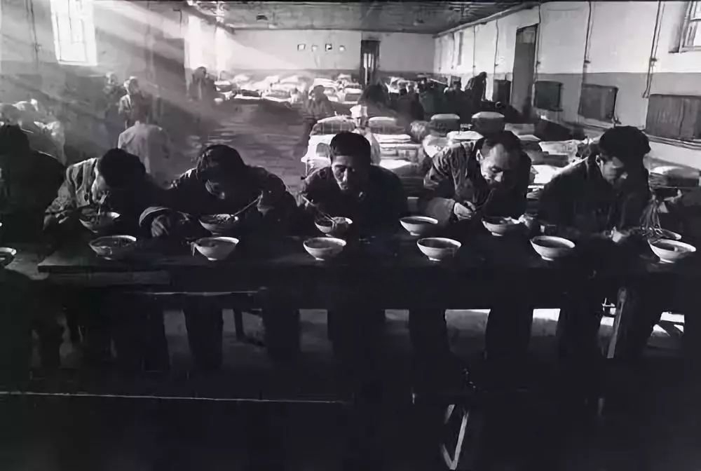 精神病院恐怖老照片,真实的废弃的精神病院图片