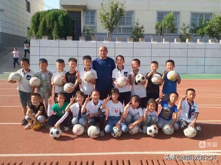 小学足球社团活动掠影,足球社团活动内容