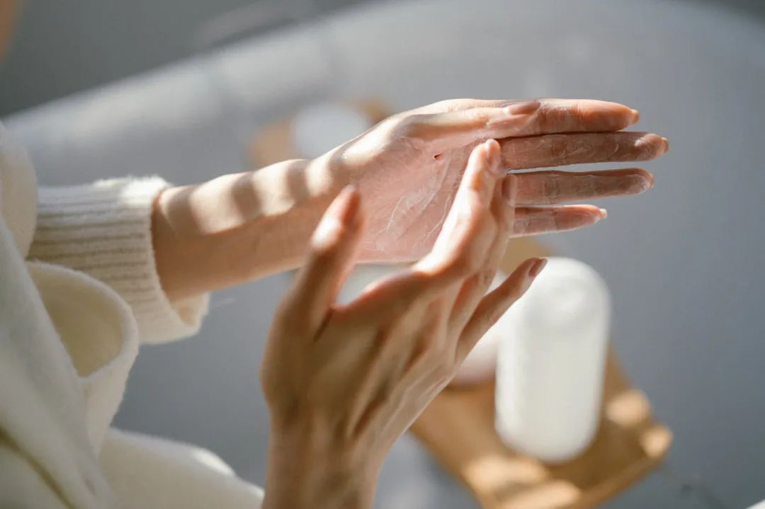 年度最爱护肤品,推荐几款补水抗衰的护肤品