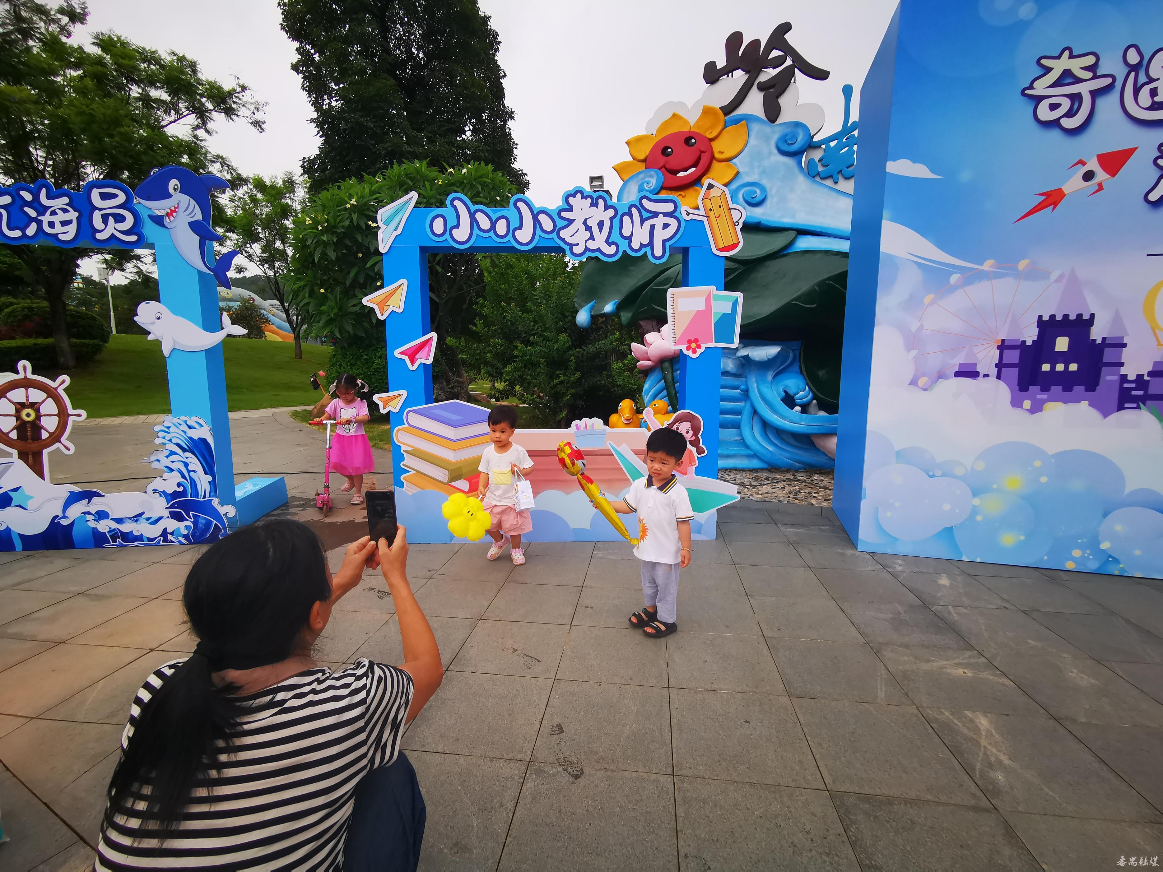 儿童创意科学实验展示,儿童彩绘节活动