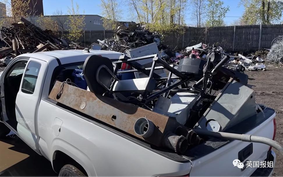 美国捡垃圾收入,美国夫妇垃圾箱寻宝