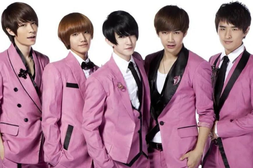 互殴、单飞、结婚，巅峰时突然解散的7个乐队，共富贵有这么难吗