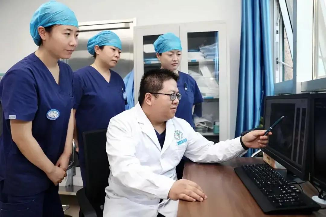 就诊温馨提示牌,就诊指引视频教程大全集