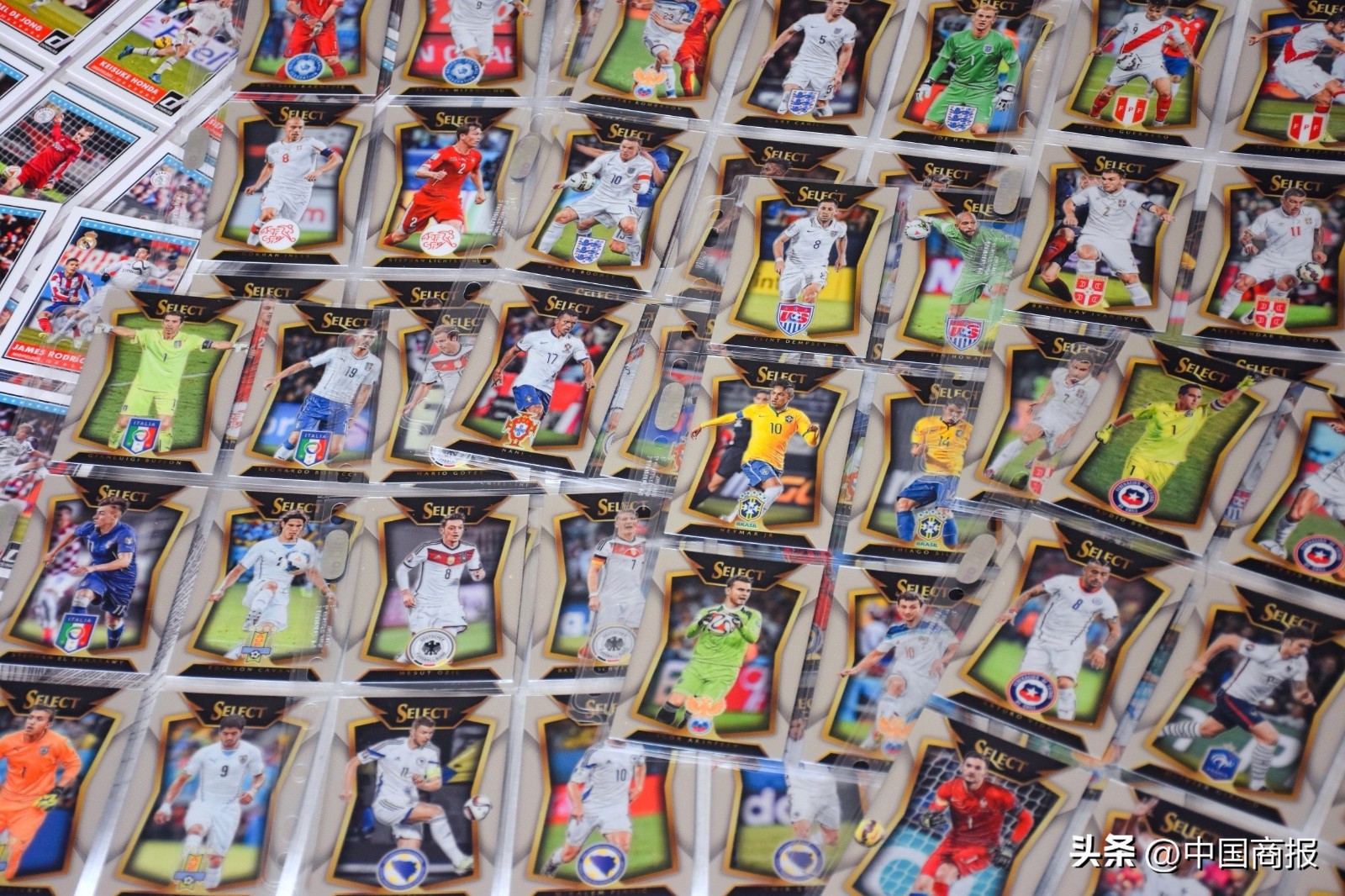 世界杯带火“球迷盲盒”，球星卡是门怎样的生意