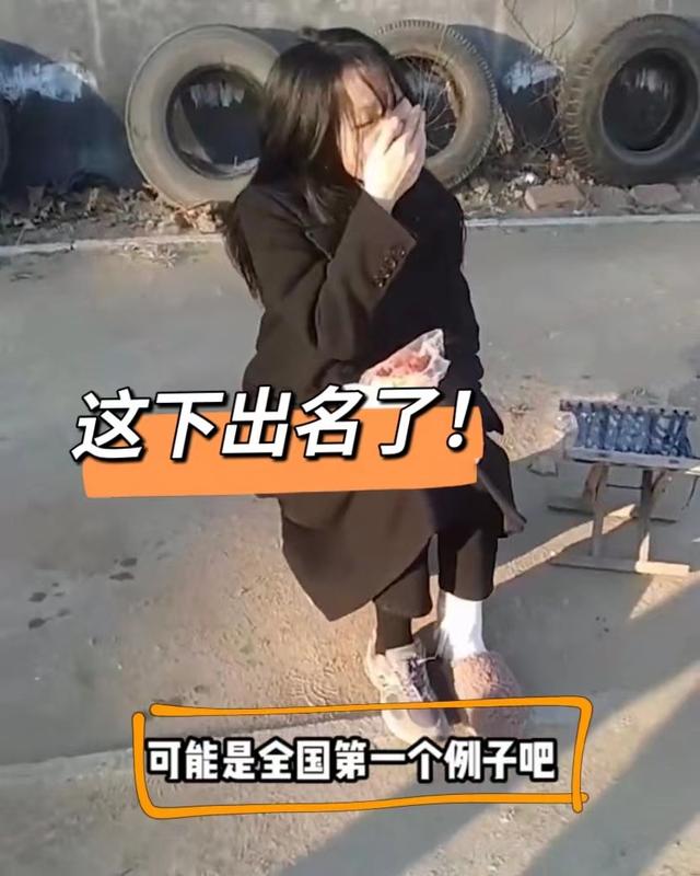 女生练车踩离合,练车踩离合崴脚