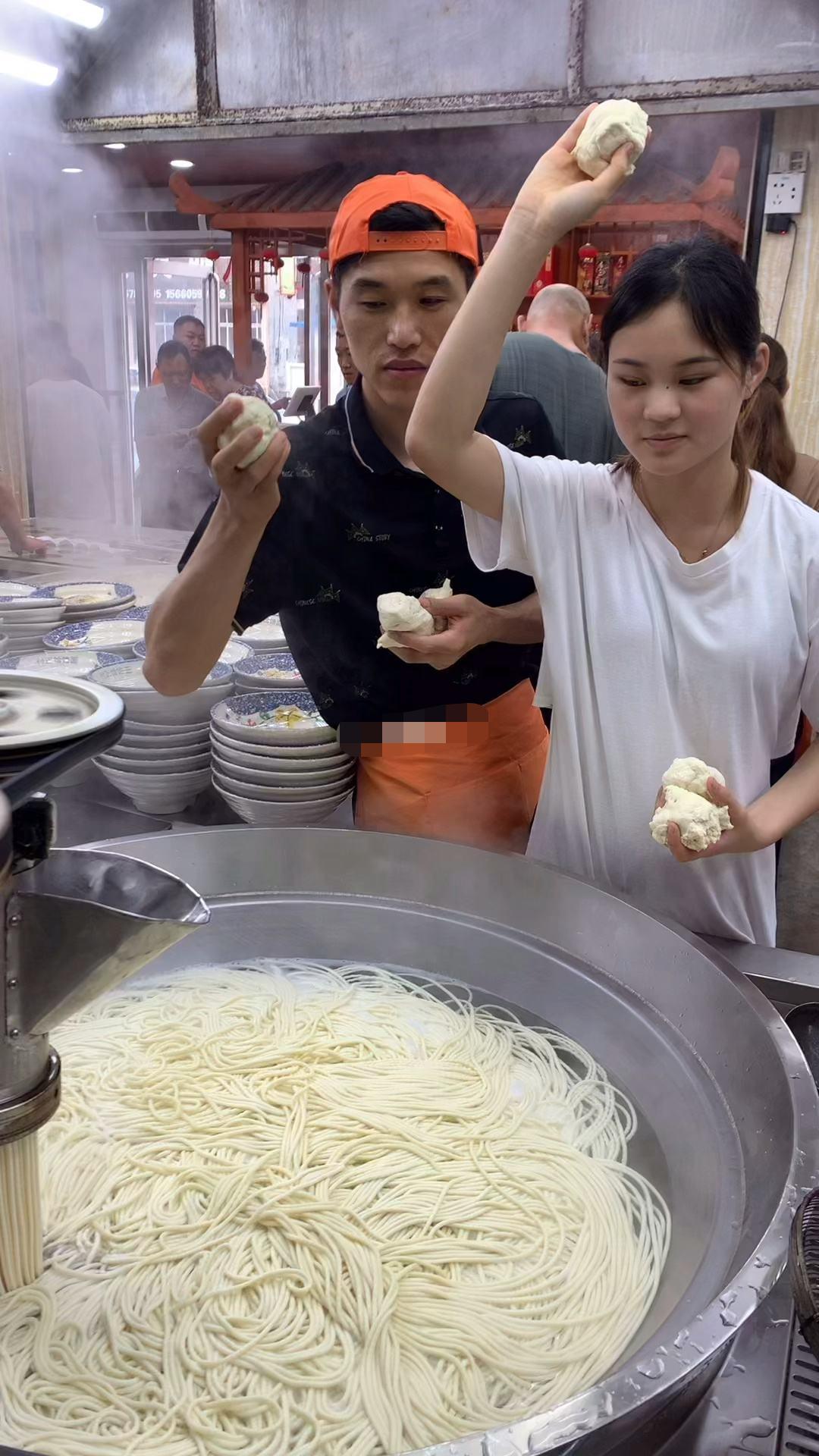 新开的面馆，一天收入300，老板已经撑不下去了