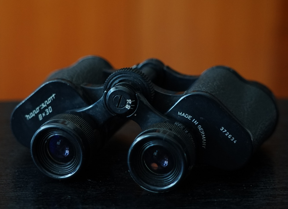 收藏了30年的望远镜,二战时期的军用高倍望远镜