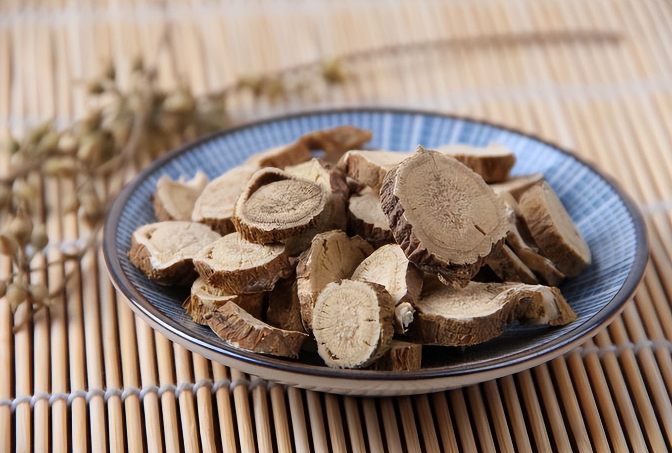 手脚多汗怎么中医调理,手脚爱出汗中医告诉你原因