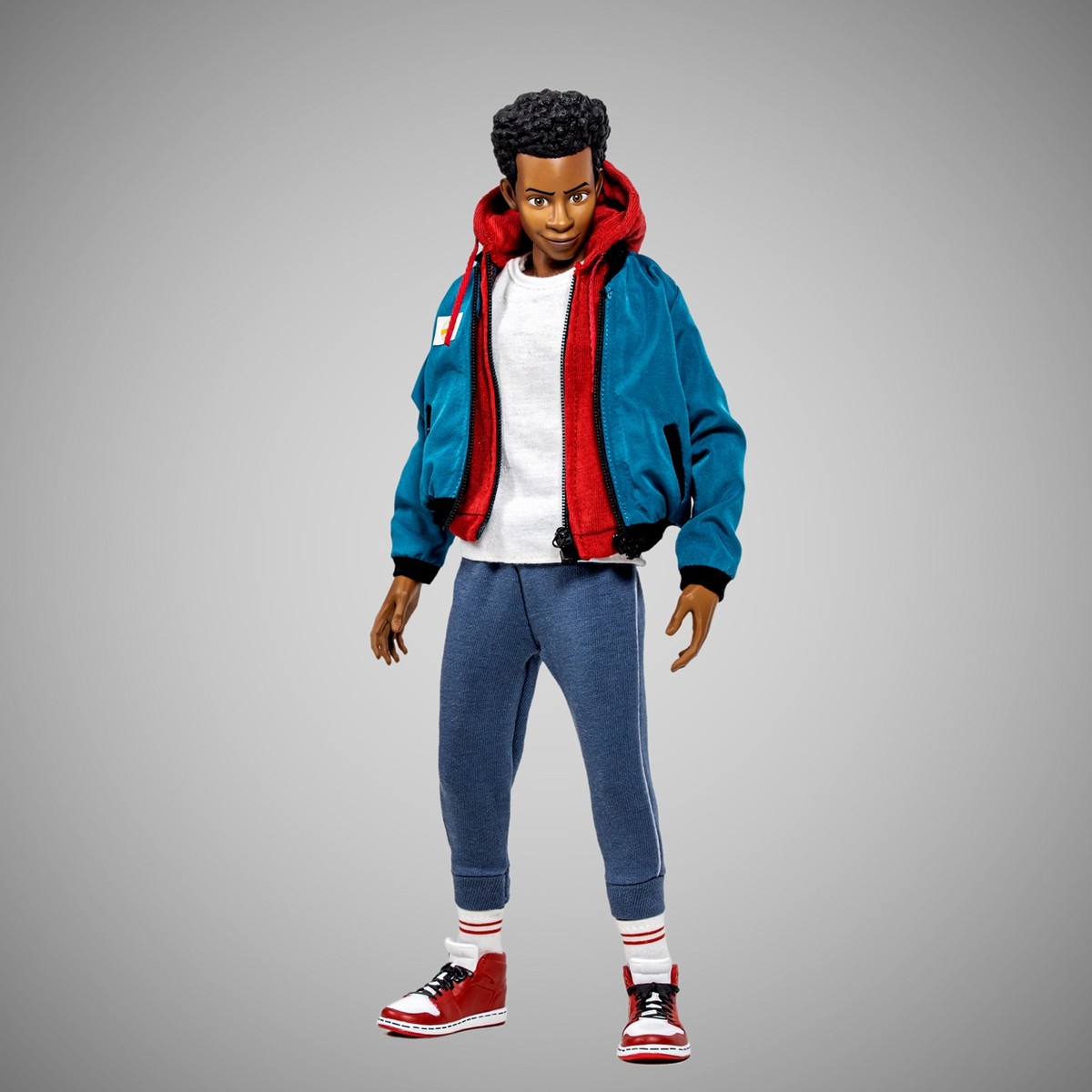 3头雕2套衣服，这个小黑蛛太好玩了：HotToys平行宇宙版迈尔斯