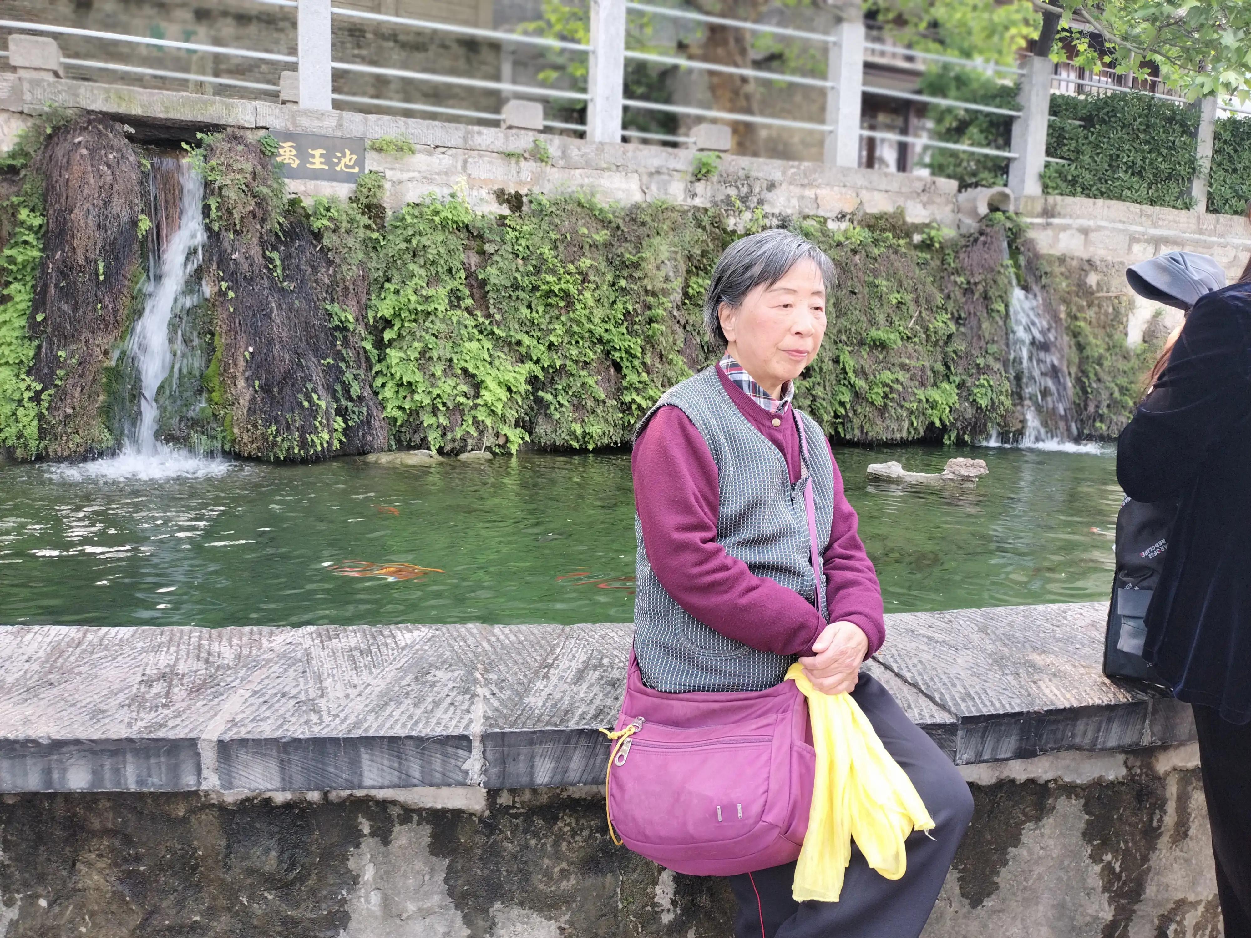 龙门石窟中国石刻艺术,龙门石窟被谁评为世界石刻最巅峰