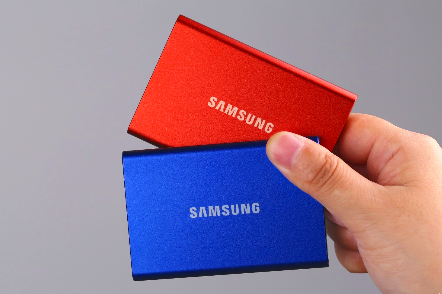 固态硬盘一线和二线哪个好,固态硬盘大比拼