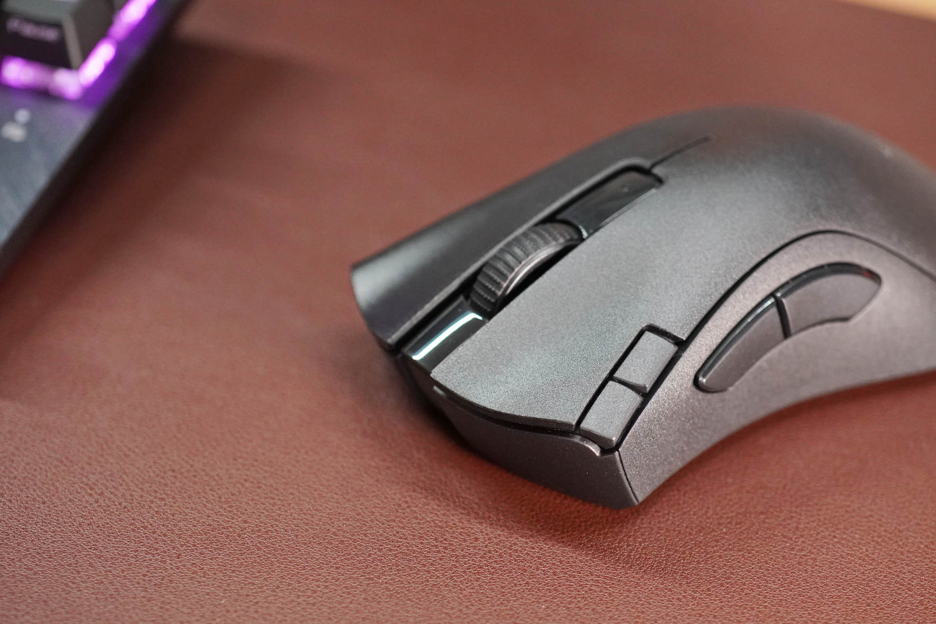 男人至死是少年,一个喜欢折腾的理工男的桌面好物分享