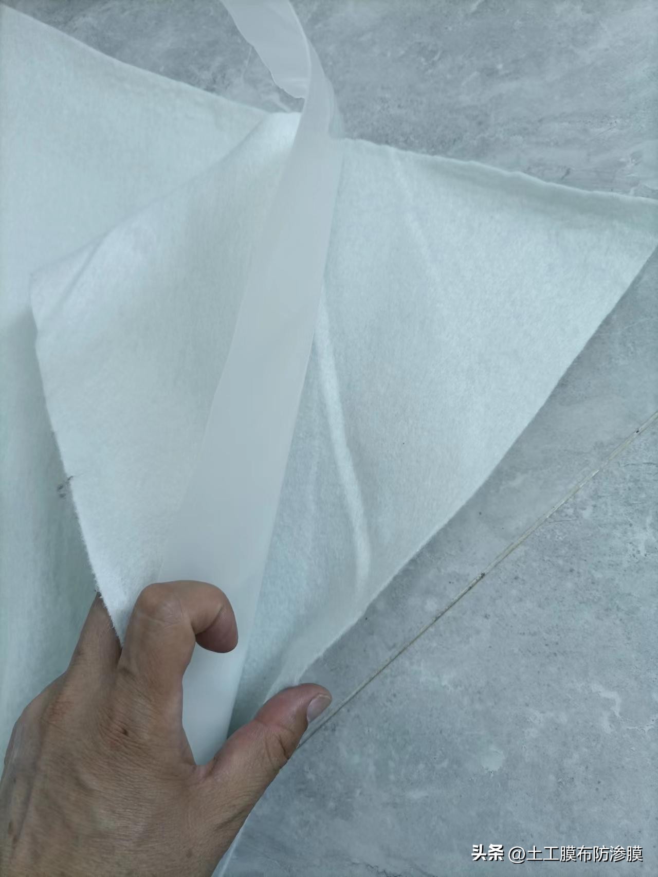 hdpe土工膜跟复合土工膜有啥区别,土工膜和复合土工膜的区别在哪里