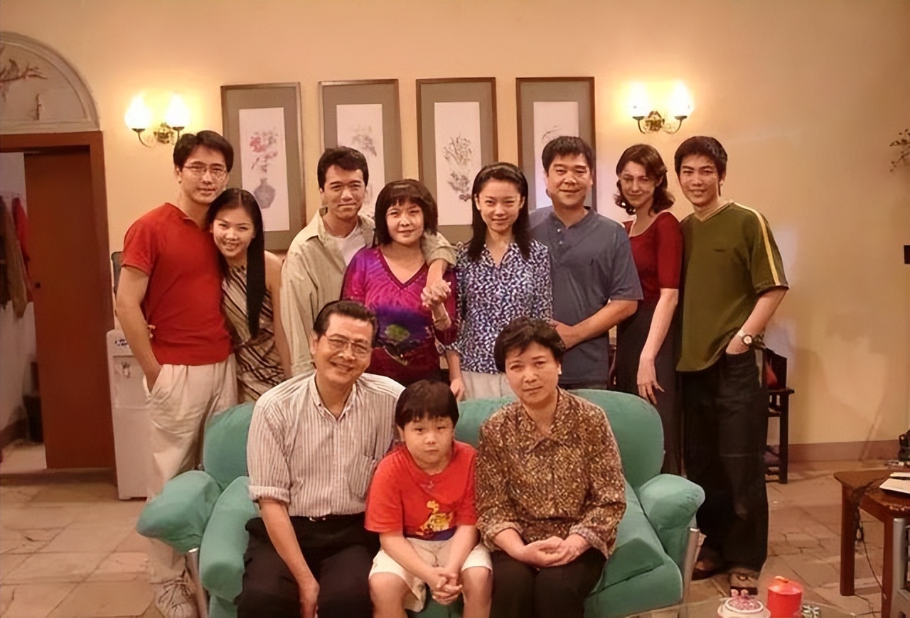 棣欐腐浜斿ぇ鐢佃鍙板叴琛板彶,棣欐腐褰辫鍓х殑琛拌触