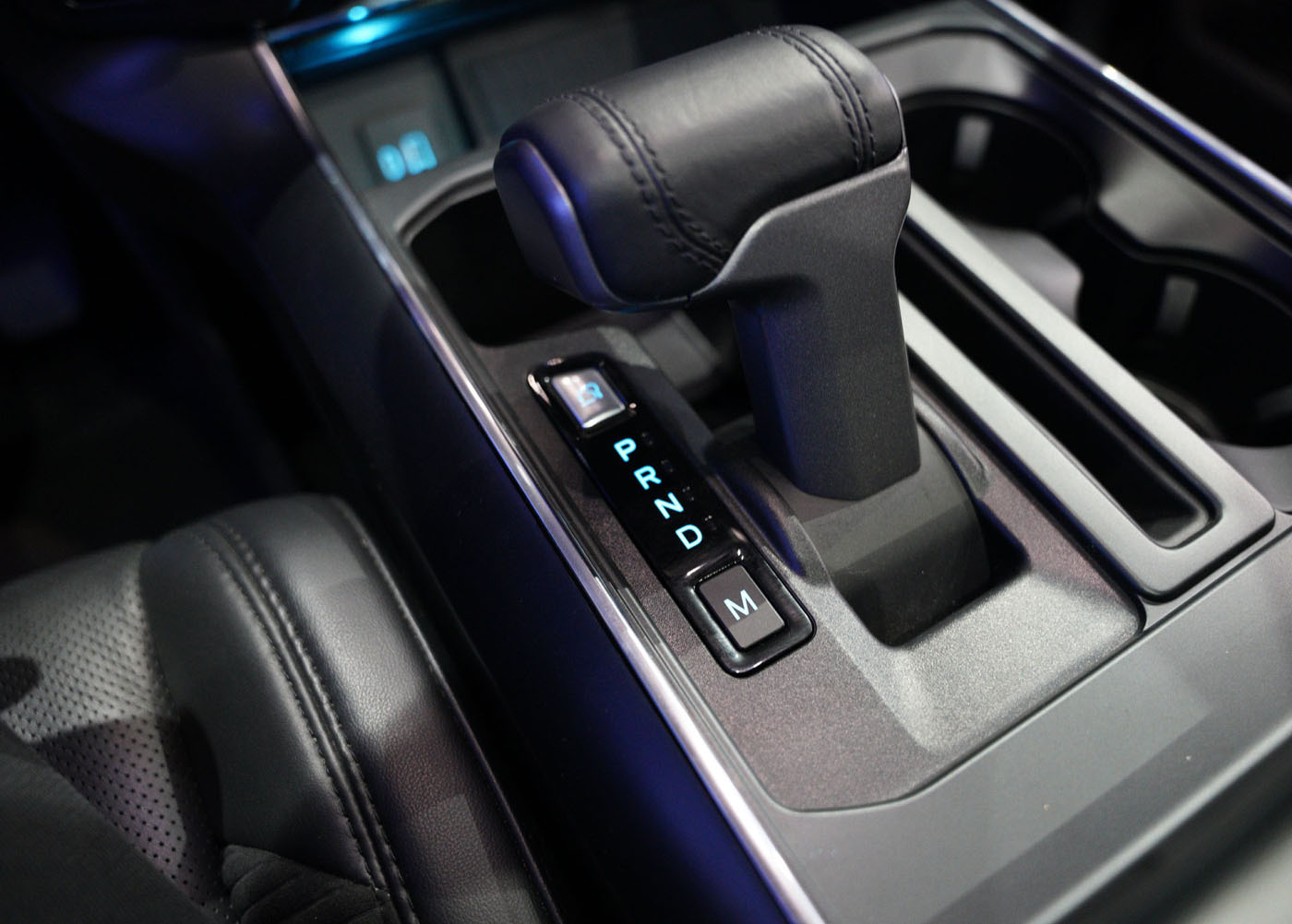 预售3小时订单破2000辆,外观霸气,搭载3.5T动力,新款F-150猛禽