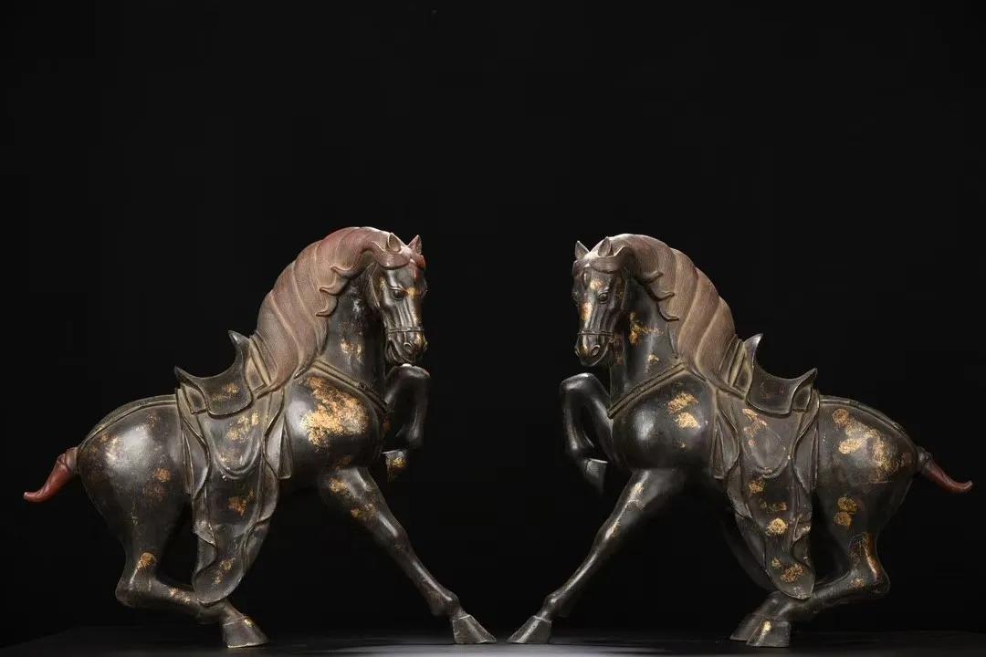 铜泥金马到成功一对单只尺寸：长43cm宽14cm高40cm总重24.2公斤