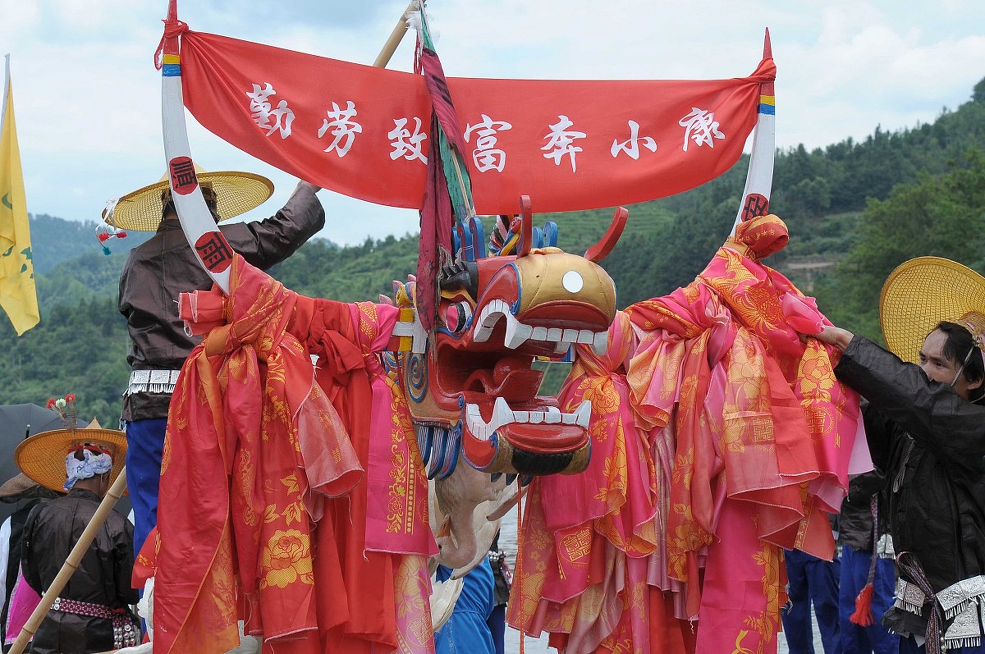 为何中国人勤劳，但大多不富裕？只因忽略了这些东西，发人深思