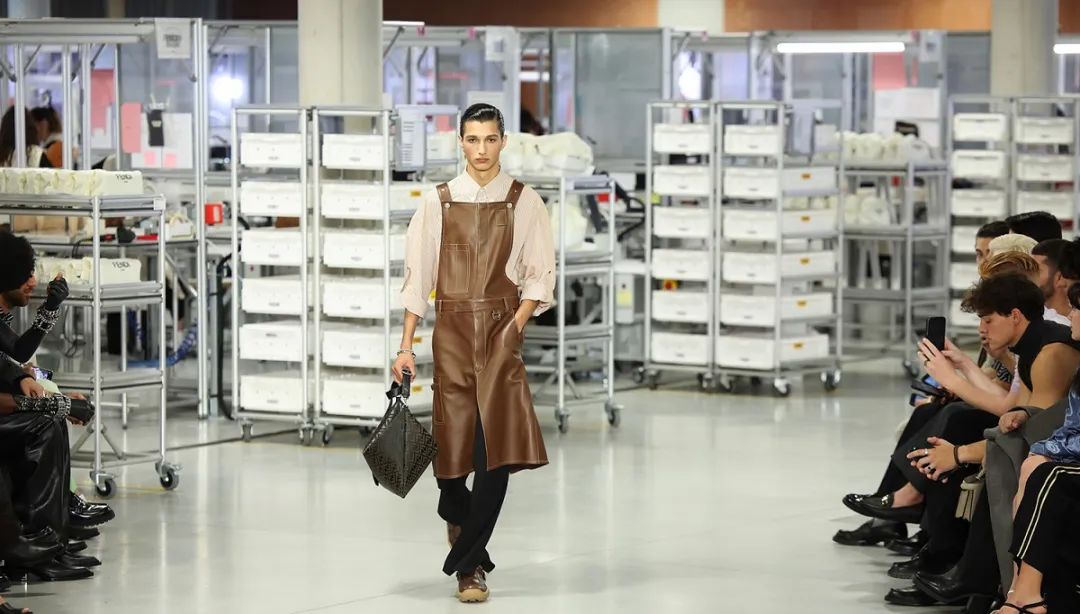 2023.07.07快报|TikTok拟在美国推出在线零售商店;Nike推出首个定制服装系列;FENDI携手隈研吾推出联名系列