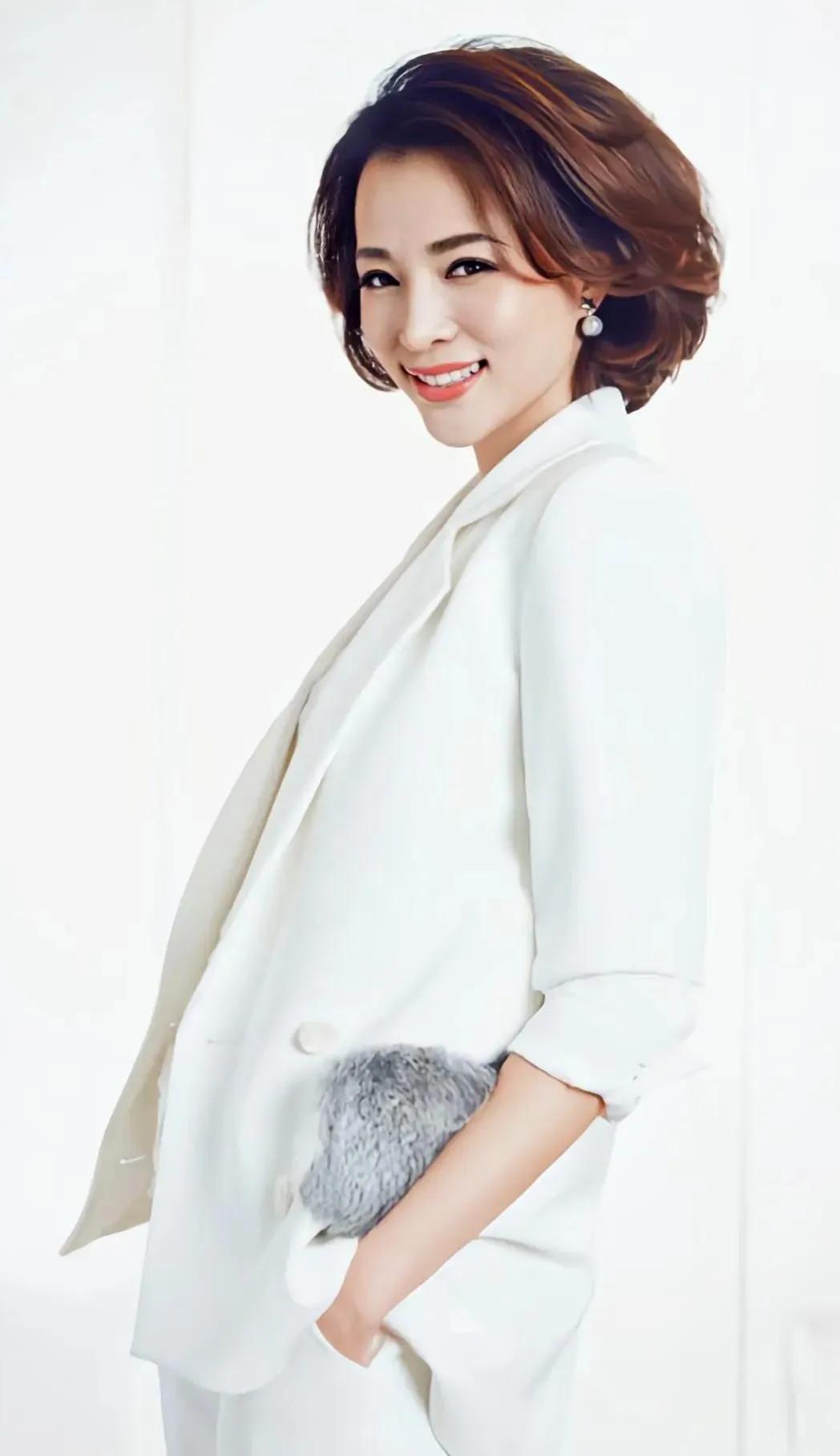 董卿15张精美的照片,董卿100张图片