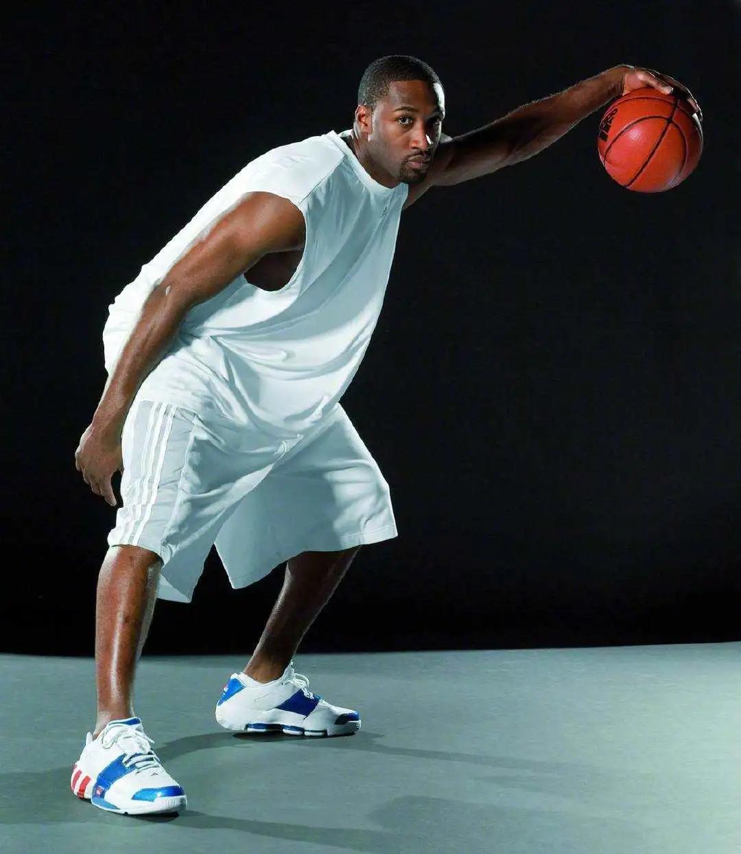 阿里纳斯篮球鞋回归,阿里纳斯篮球鞋纯黑