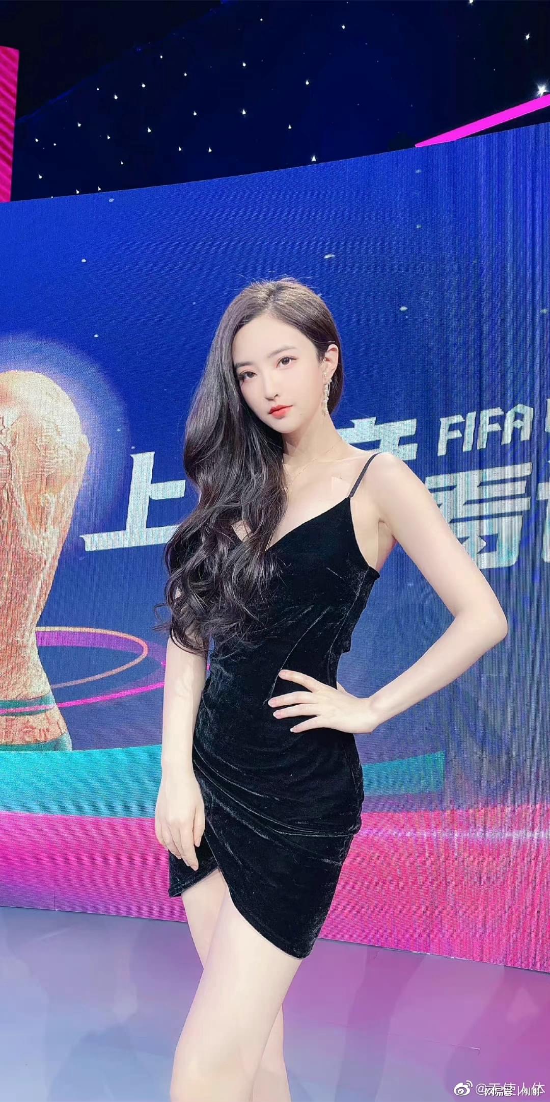 武大校花郭珺,郭珺游泳身材