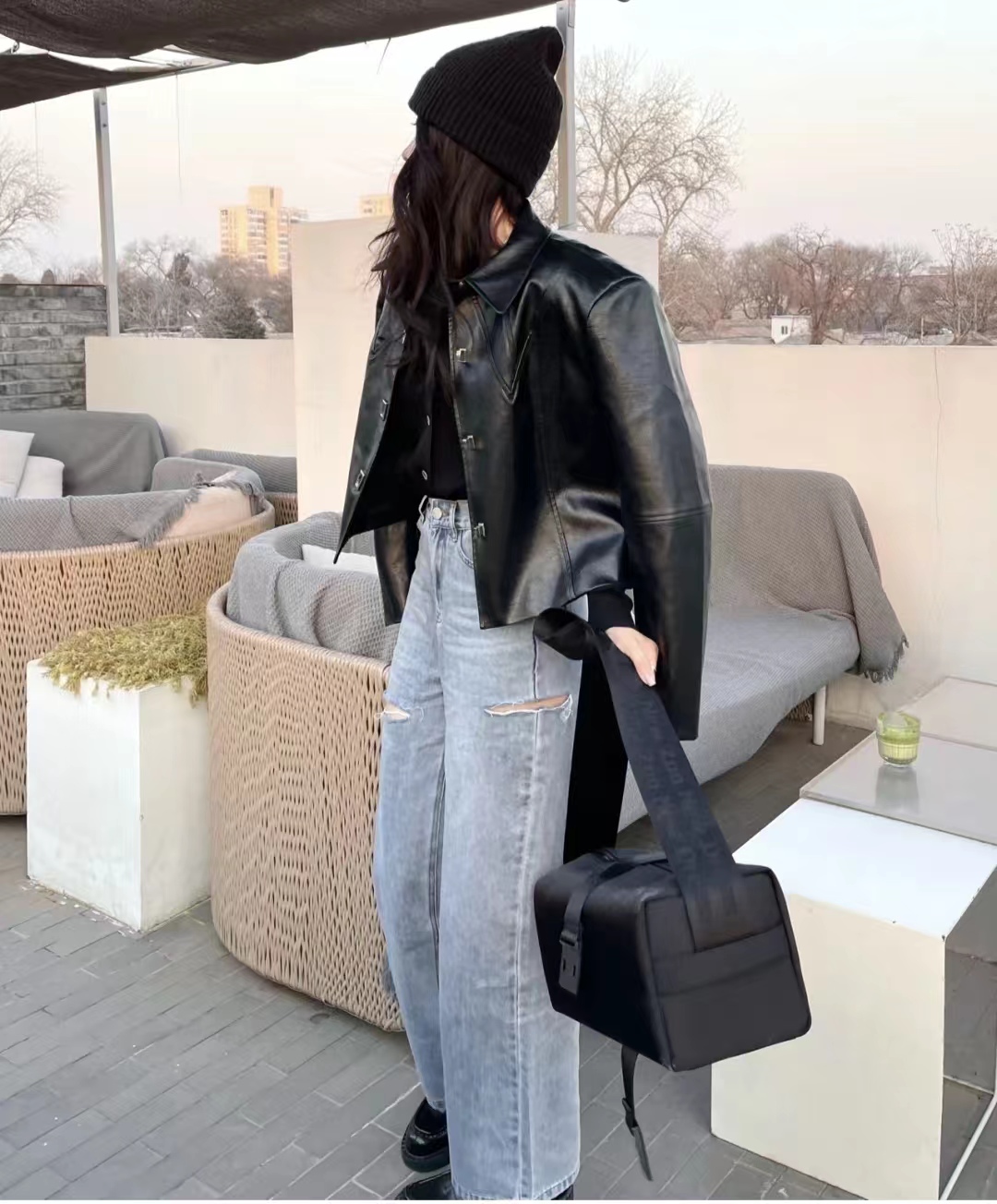 冬季黑色皮衣加棉高级感穿搭,黑色皮衣穿搭女秋冬