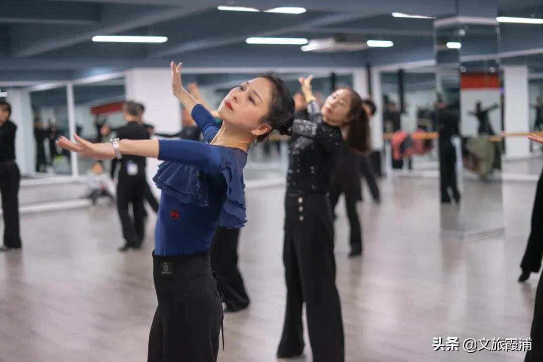 华丽舞蹈培训营,高贵典雅国标舞华尔兹交谊舞教学