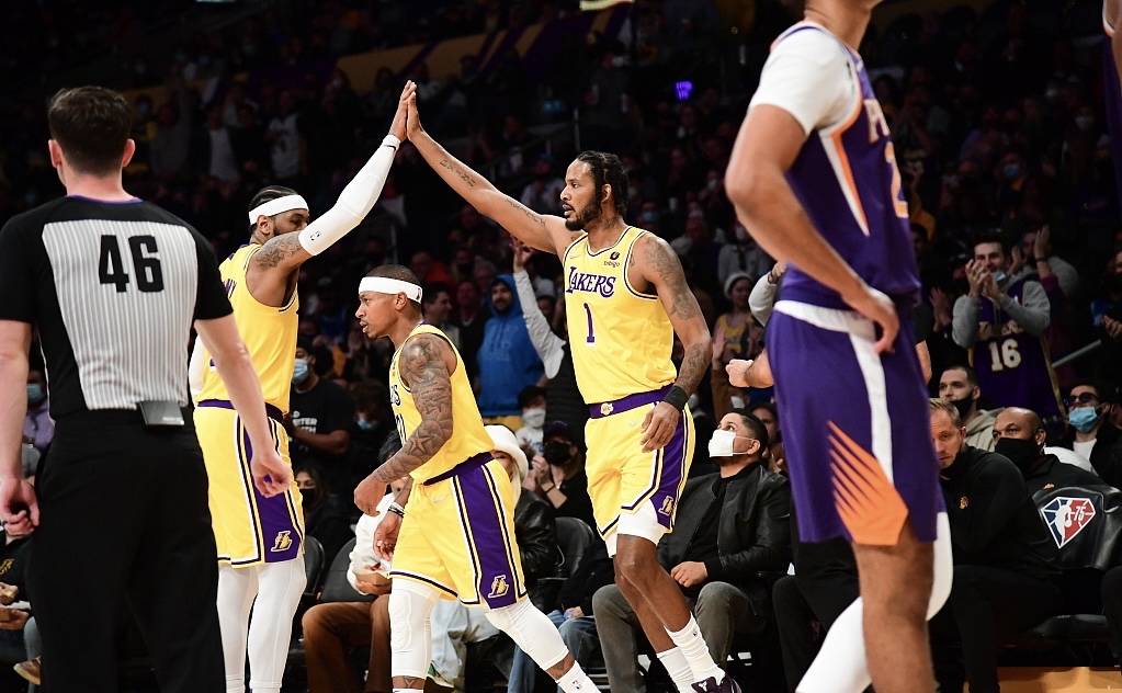 再见三巨头！指定加盟湖人，却被摆上货架，这次连詹姆斯也后悔了