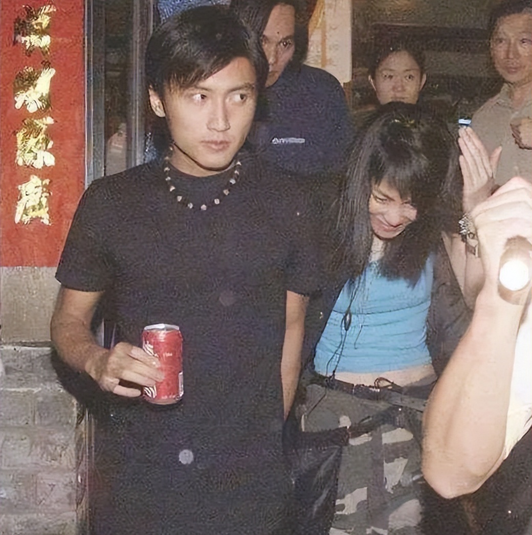 王菲是如何和窦唯走在一起的,王菲和窦唯现在的情史