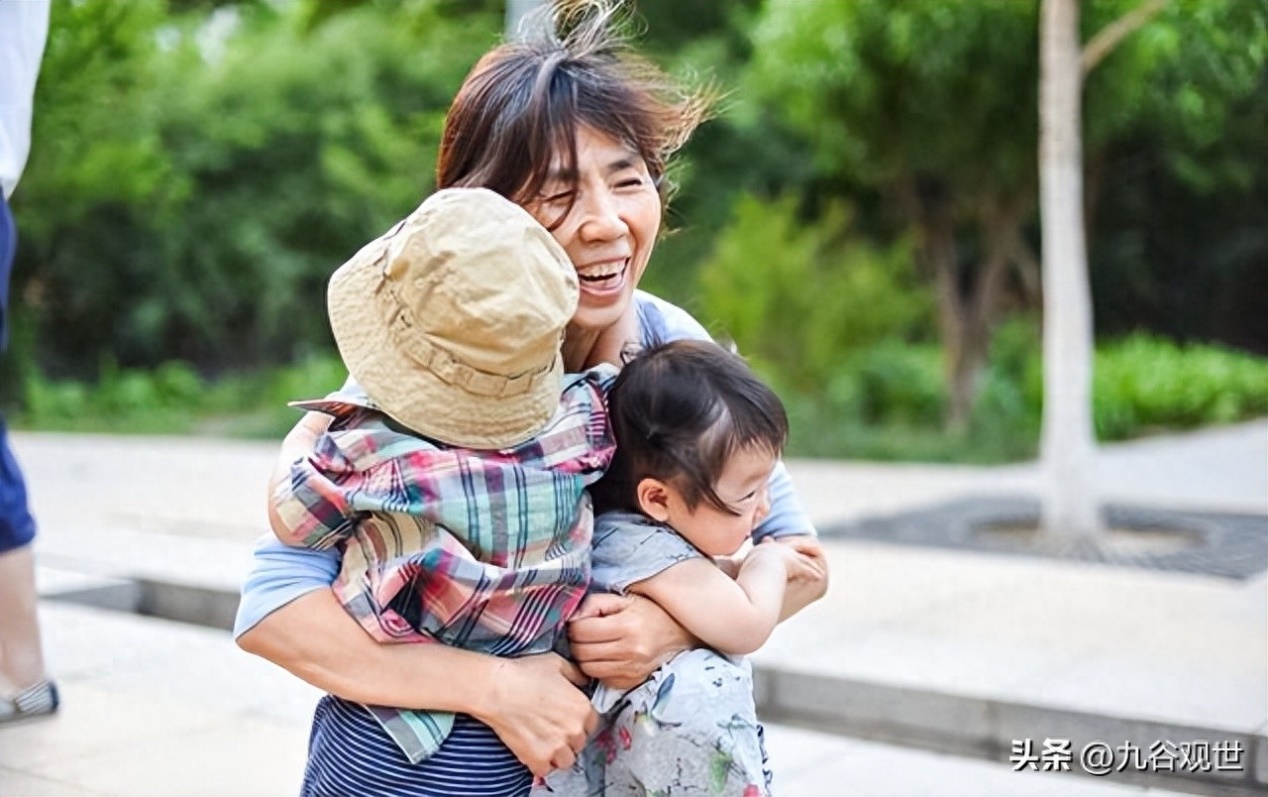 老人去儿子家养老视频,老人到底该不该去儿女家养老