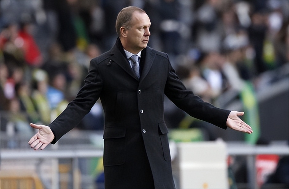 巴西VS摩洛哥首发曝光：胖虎坐镇，青春风暴组合冲锋，巨星缺阵