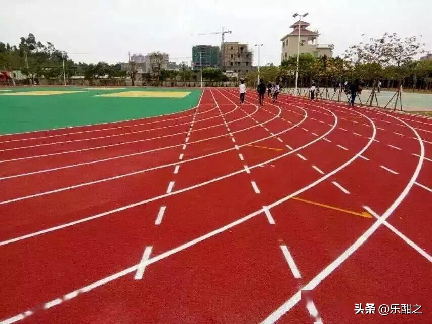 运动场地大小对比,标准300米运动场地尺寸