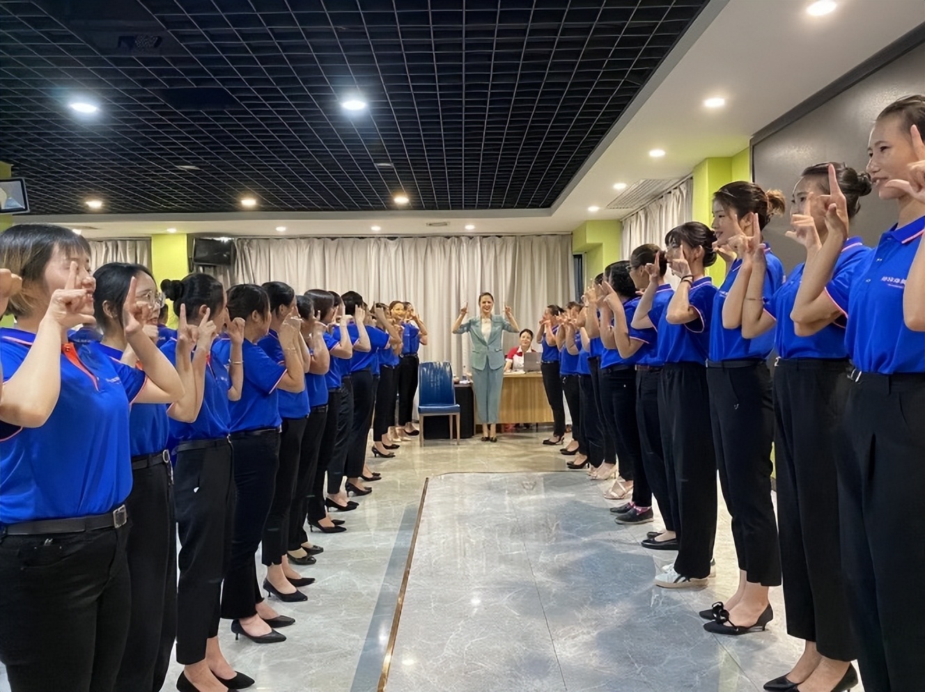 鍟嗗姟瀹磋绀间华鐨勭壒鐐瑰強娴佺▼,鍟嗗姟鎺ュ緟绀间华鍩硅瀹屾暣鐗坧pt