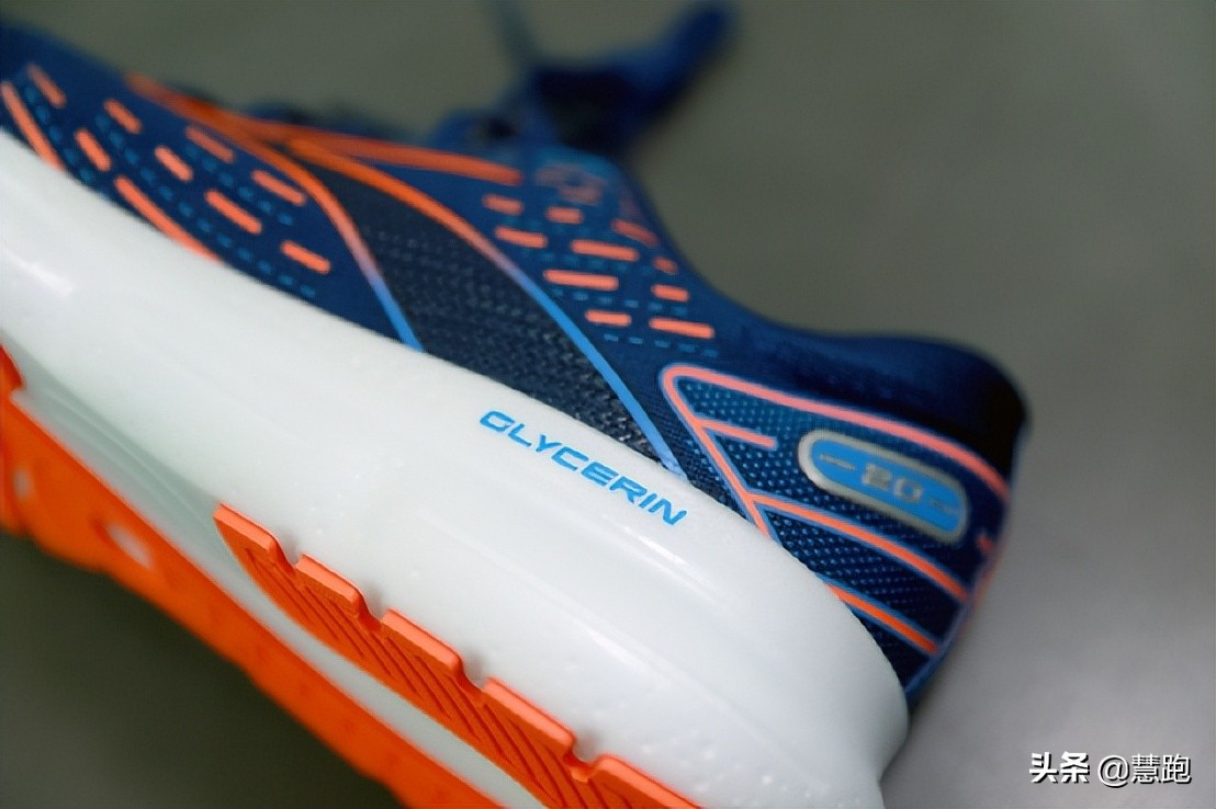 什么样的跑鞋能提高速度,适合日常跑步训练的跑鞋
