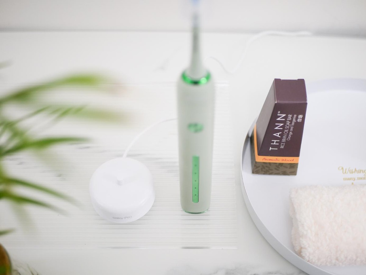 usmile电动牙刷和飞利浦电动牙刷,华为电动牙刷和飞利浦电动牙刷