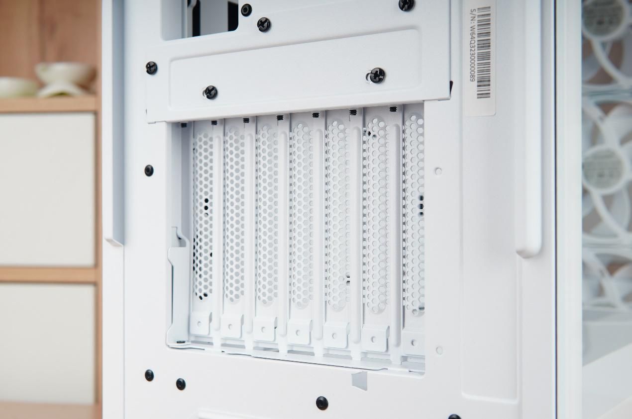 令人惊艳的散热效能，德商德静界ShadowBase800FX机箱