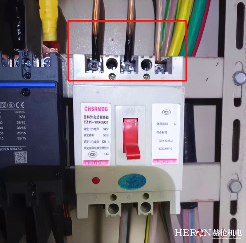 空气开关接线处烧焦还能继续用吗,空气开关上面火线零线绝缘皮烧焦