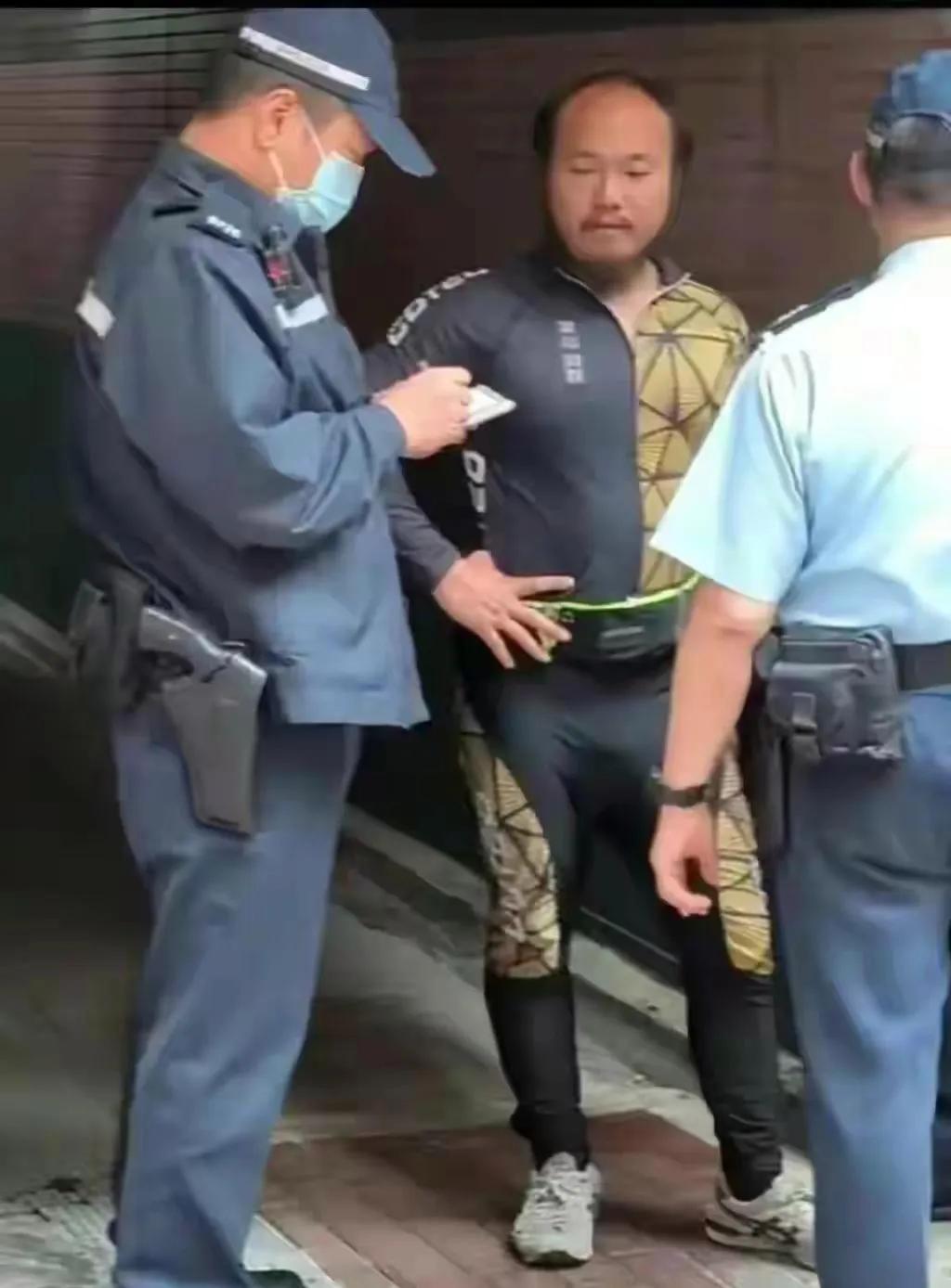 90后阿秋自行车,网红阿秋骑行香港自行车被偷