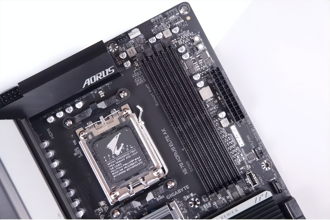 技嘉x670和b650主板区别,技嘉x670小雕支持固态pcie5.0