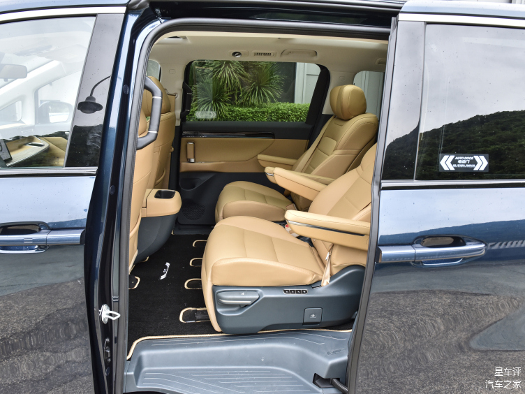 雪铁龙c4l和c4世嘉哪个值得入手,雪铁龙c4l对比帕萨特哪个好