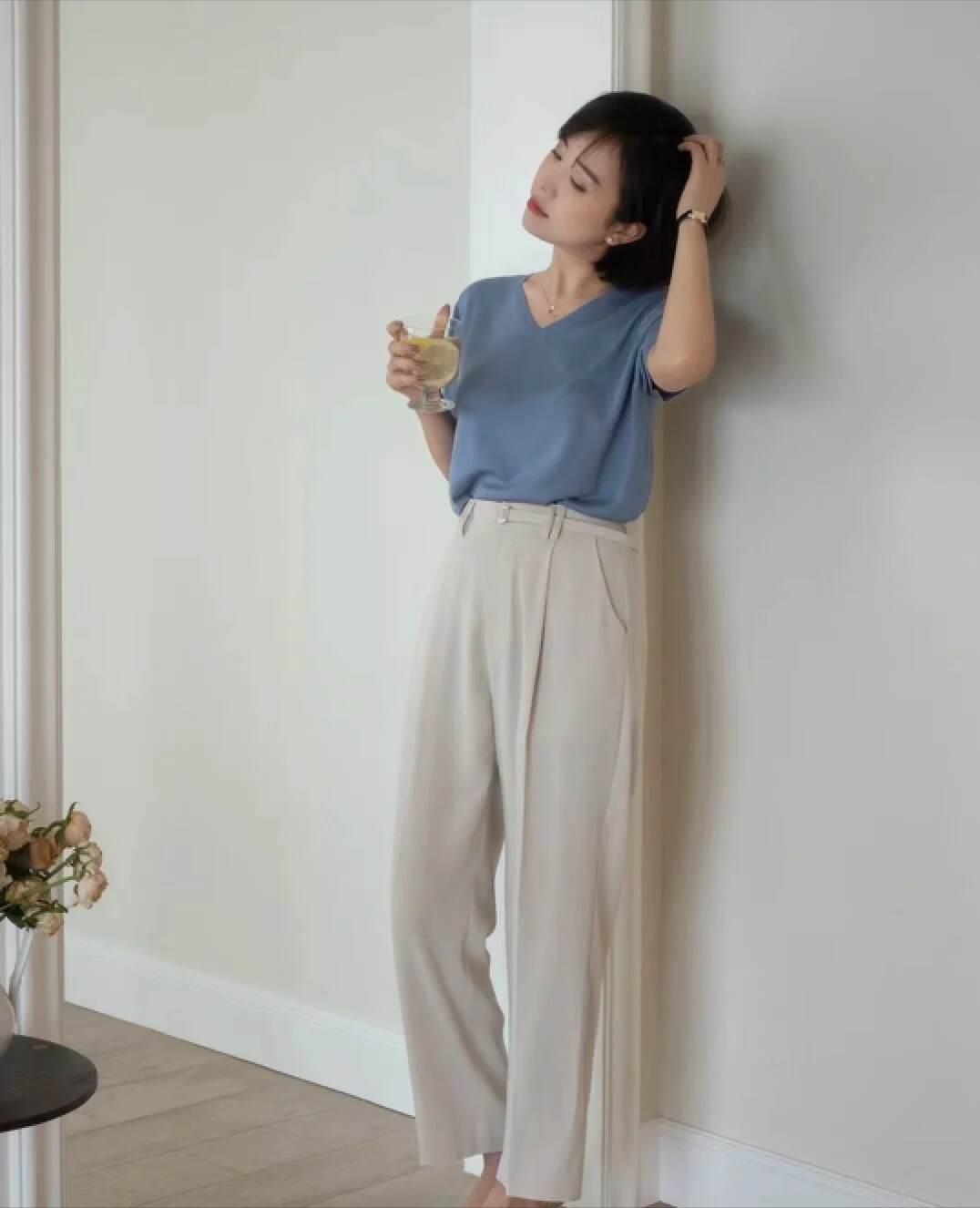 适合40岁女人穿的简单大方衣服,40岁的女人要穿什么衣服好看流行