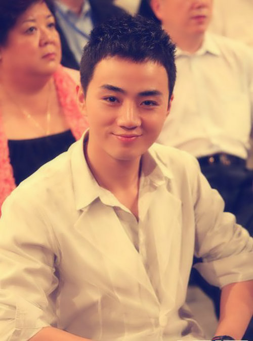 余少群当年有多火,余少群的巅峰时期