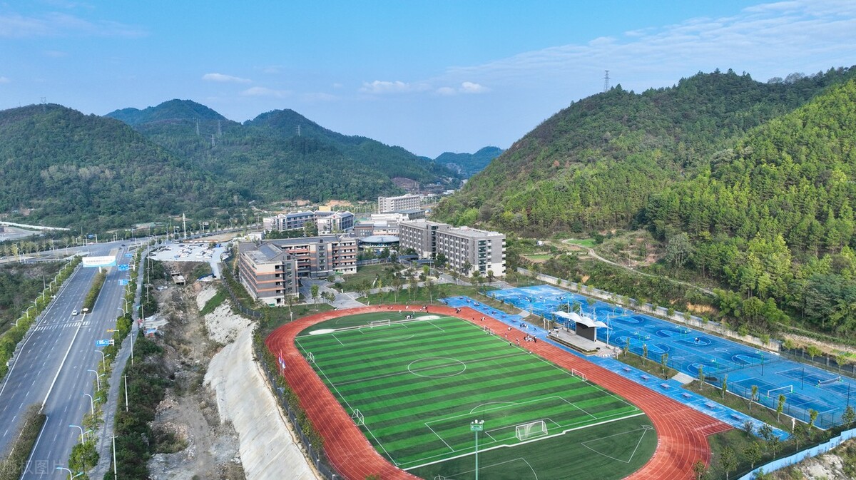 什么是民办学校违法办学,什么是民办学校和公办学校