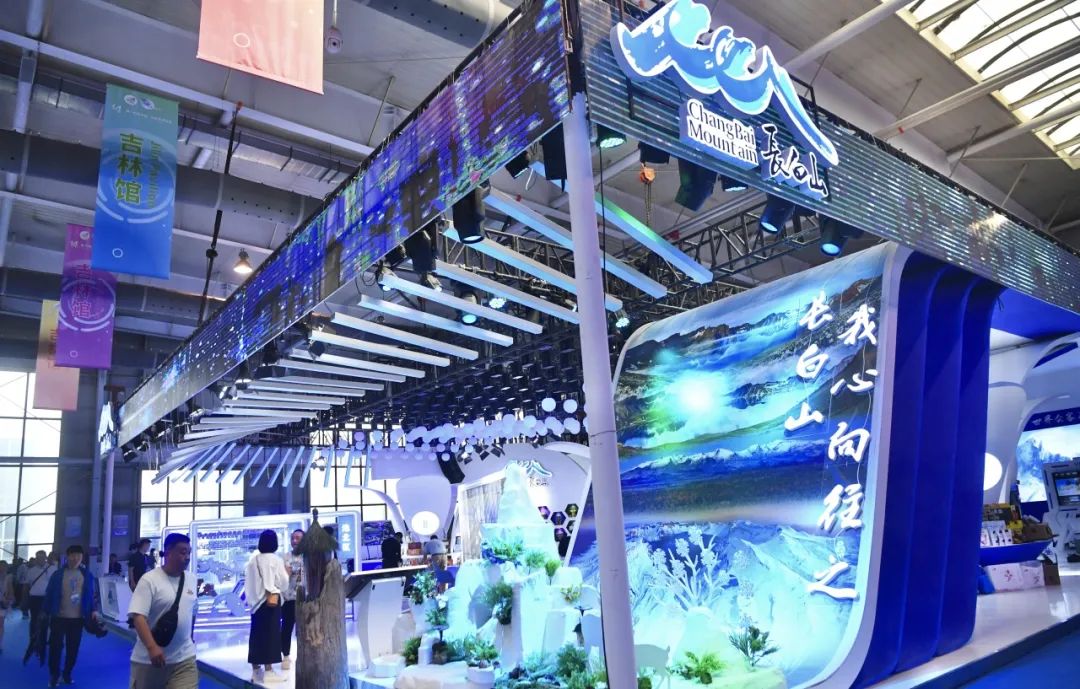 鎶㈠厛鎺㈢濂ョ壒鑾辨柉,鎶㈠厛鎺㈠崠鍦哄畬鏁寸増