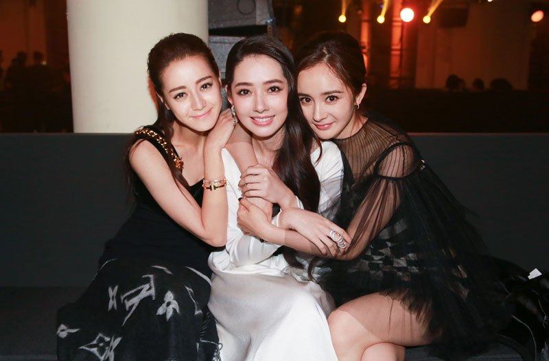 杨幂私下究竟可以有多拼,杨幂人品怎样