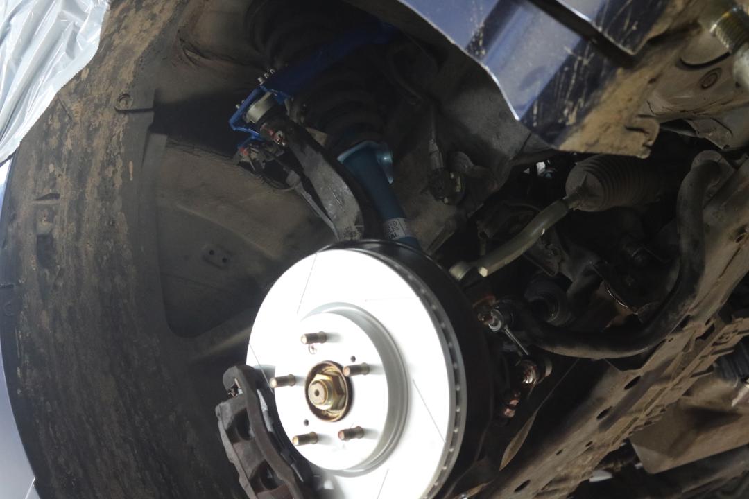 老款艾力绅二手车修复,老车翻新艾力绅